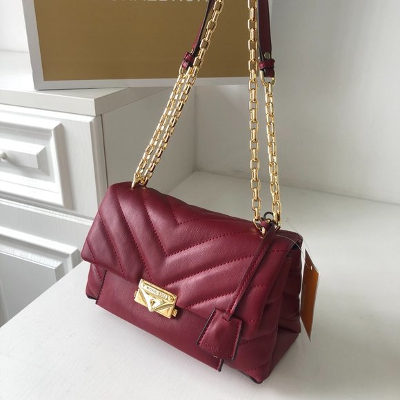 Michael Kors One-shoulder Diagonal Handbag display picture 3